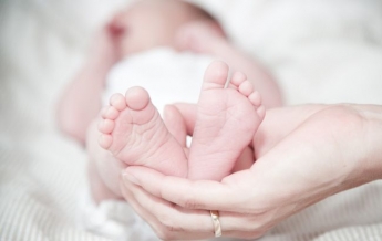 Врачи разводят руками: женщина родила ребенка с антителами к COVID-19