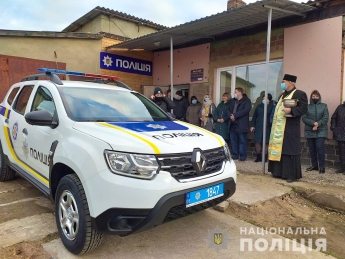 Офицеры полиции громад Мелитопольского района получили служебные кроссоверы (фото)