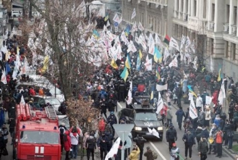 В Киеве предприниматели устроили "бунт" и начали перекрывать дороги: эксклюзивные фото
