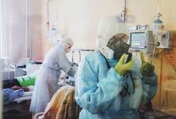 Боятся умереть? В России врачи массово увольняются, чтобы не вакцинироваться от COVID-19