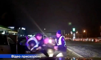 В Киеве пьяный водитель устроил гонки с патрульными, а потом притворялся пассажиром (видео)