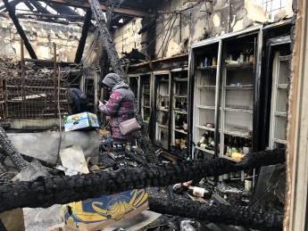 В Запорожской области сгорел магазин, не исключают версию поджога (фото, видео)