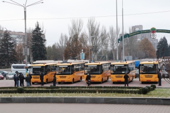Еще одна мелитопольская община получила школьный автобус