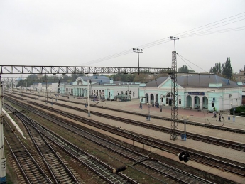 Как выглядел перрон железнодорожного вокзала в Мелитополе более 60 лет назад (фото)