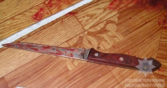 В Запорожье мужчина зарезал себя после ссоры с женой (фото)