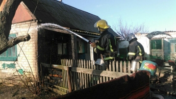 В Мелитопольском районе тушили пожар в частном доме (фото)