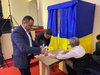 В Мелитополе тайным голосованием выбирают секретаря горсовета (фото)
