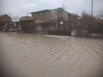 Кирилловку затопило, а в Мелитополе замёрзла Горячка (фото, видео)