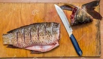 Как в популярном супермаркете в Мелитополе рыбу режут - неприятное 