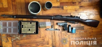 В Запорожье  у местного жителя обнаружили арсенал боеприпасов (фото)