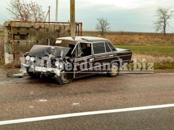 В Запорожской области ВАЗ попал в серьезное ДТП, пострадал водитель (фото)