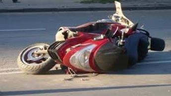 На трассе под Мелитополем скутер влетел под легковушку, есть пострадавшие