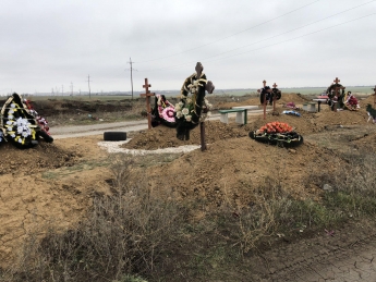 Сектор для умерших от COVID-19 на новом кладбище Бердянска почти заполнен, - СМИ