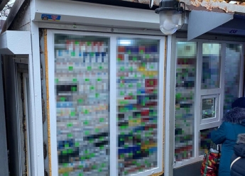 Рейд полиции в Мелитополе закончился большими неприятностями для торговцев контрафактными сигаретами (фото)