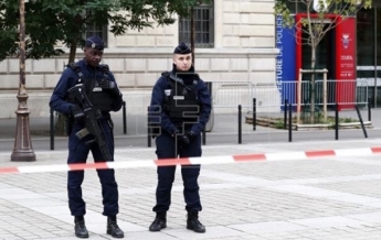 В центре Парижа ограбили ювелирный магазин на 250 тысяч евро