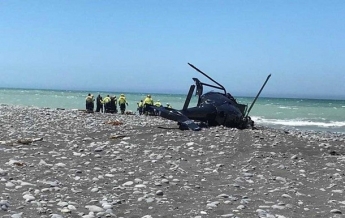 В Новой Зеландии вертолет рухнул на пляж, есть погибшие (Видео)