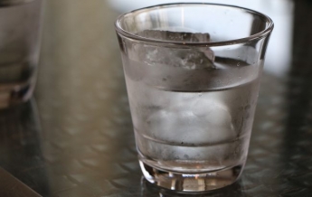 Неправильное употребление воды по утрам может привести к проблемам со здоровьем