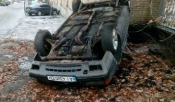 В Киеве жестко наказали "героя парковки" - авто выглядит как после ДТП: фото