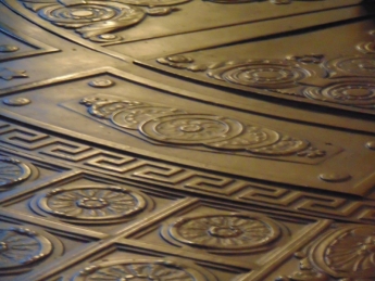 В Мелитополе установили крышки люков с "масонскими символами" (фото)