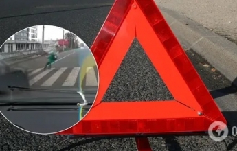 В Черкассах авто сбило 10-летнего ребенка на пешеходном переходе. Видео 18+