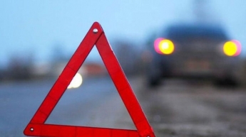 "Влетел" в дерево: в жутком ДТП в Одесской области погибли двое людей