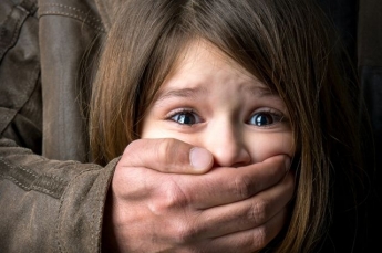 Во Львовской области мужчина изнасиловал пятилетнюю дочь