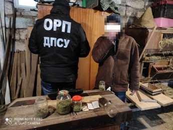 У жителя Запорожской области обнаружили больше килограмма наркотиков
