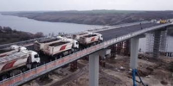 В Автодоре опровергли информацию о недоработках на новом мосту в Запорожье (ВИДЕО, ФОТО)