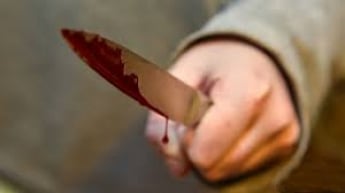 В Запорожье 17-летний наркоман пырнул ножом патрульного (фото)