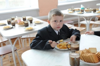 Кого в школах Мелитополя кормить за бюджетный счет будут