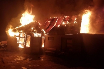 В Одесской области из-за новогодней гирлянды полностью сгорел жилой дом
