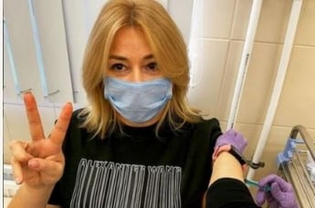 «Ну вот и все»: Алена Апина сделала жутковатый пост о российской вакцине