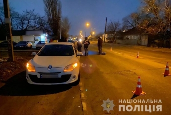 В Запорожской области автомобиль насмерть сбил спящего на проезжей части пьяного парня (фото)