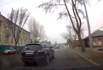В Мелитополе автохам устроил на дороге странные маневры (видео)