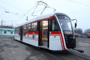 На линию вышел четвертый трамвай запорожского производства (фото)