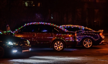 В Запорожье провели уличный корпоратив на праздничных автомобилях (фото, видео)