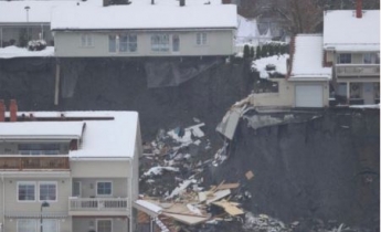 Гигантский оползень разрушил дома в Норвегии и вызвал массовую эвакуацию (фото, видео)