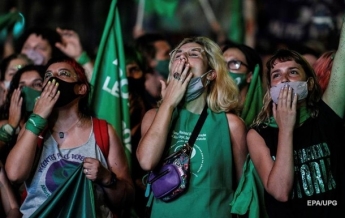 В Аргентине легализировали аборты, на улицах ликование