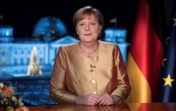 Меркель выступила с последним в качестве канцлера обращением (видео)
