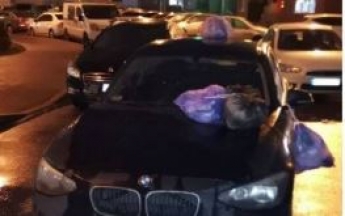 В Киеве "герой парковки" разозлил людей - наказания долго ждать не пришлось: фото