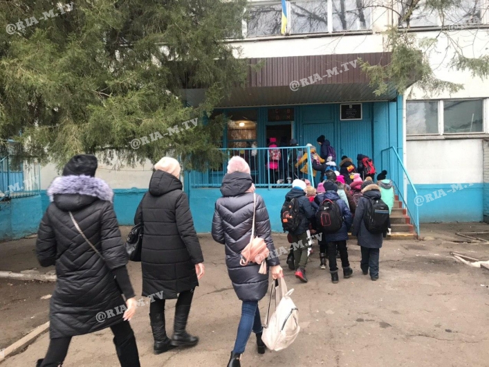 В Мелитополе учеников будут возить в школы в сопровождении полиции (фото 2)