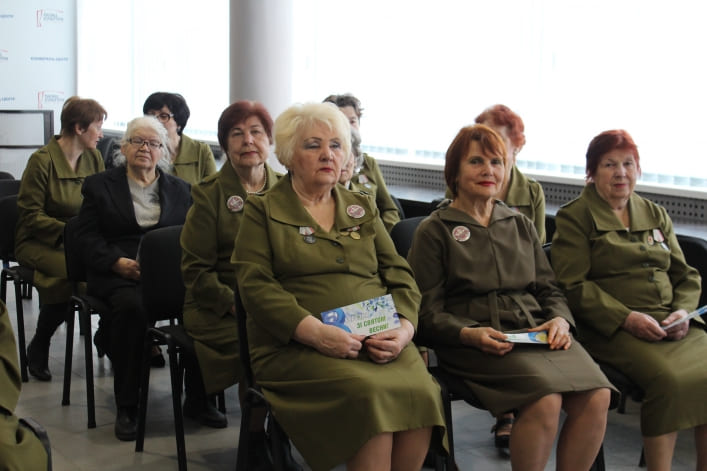 Как нардеп Сергей Минько мелитопольских женщин с праздником поздравлял, фото 2