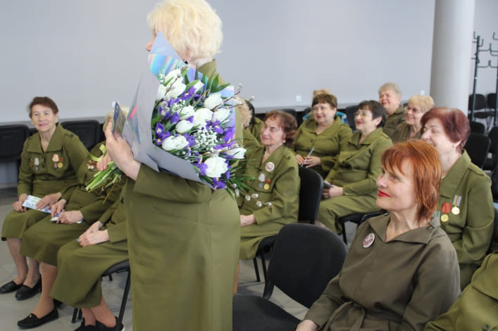 Как нардеп Сергей Минько мелитопольских женщин с праздником поздравлял, фото 5