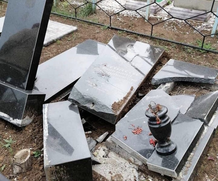 В Запорожской области вандалы повредили могилы