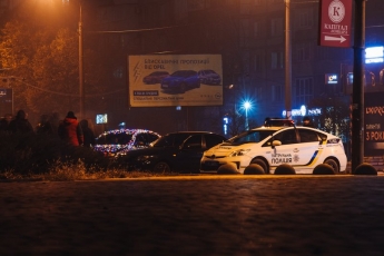В Запорожье уличный корпоратив на праздничных авто переполошил жителей Бабурки (фото, видео)