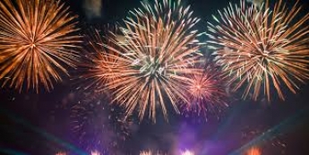 Мелитопольцы встречали Новый год яркими фейерверками во дворах (видео)