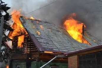 В Запорожской области сгорела крыша частного дома