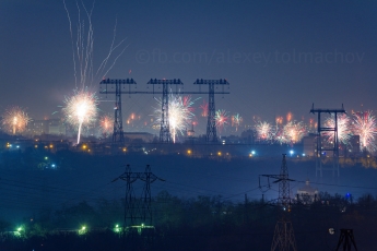 Запорожский фотограф запечатлел как выглядело небо в первые минуты 2021 года (фото)