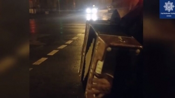 В Киеве пьяный водитель сыграл патрульным "Катюшу" на баяне в честь Нового года. Видео