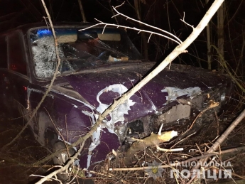 Жуткое происшествие на трассе Запорожье - Донецк - мужчину сбил ВАЗ и "добил" автомобиль скорой помощи (фото)